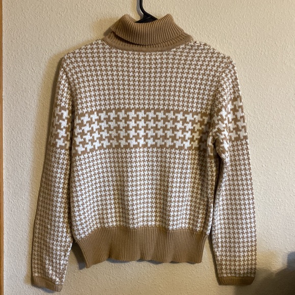 Petite Sophisticate turtleneck sweater size medium - Picture 5 of 5